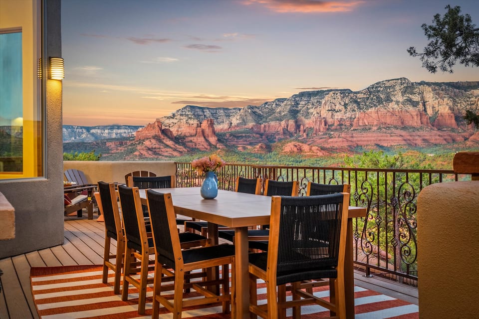 A red-rock retreat on the Airport Mesa, Sedona, Arizona, United States, photo 1 of 10