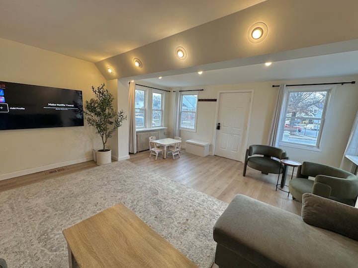 Spacious Family Home Near Jfk, Sleeps Many - Valley Stream, NY