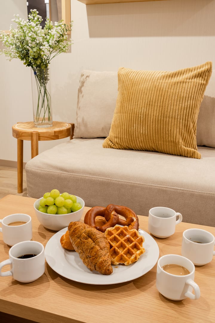 כולם יכולים להתכנס סביב השולחן לארוחת בוקר או ערב