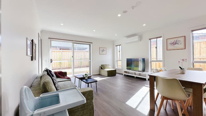 2024built/ac & Bath Each Room/study/towncentre/sda - Werribee