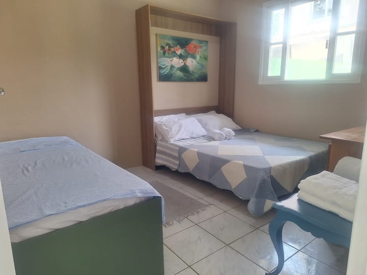 Quarto Confortavel, Banheiro Privativo E Quintal - Florianópolis