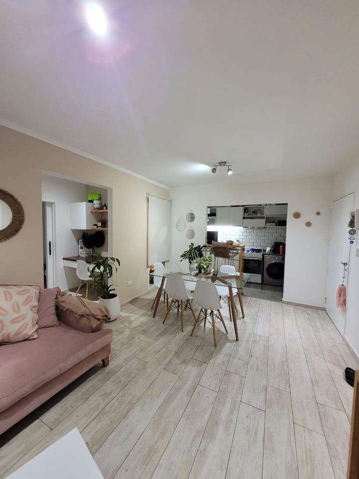 Apartamento de 2 dormitórios em La Boca