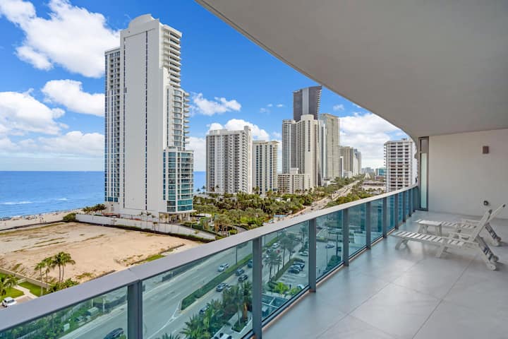 Chic Oceanview 2br: Free Parking • Pool • Jacuzzi - The Bahamas