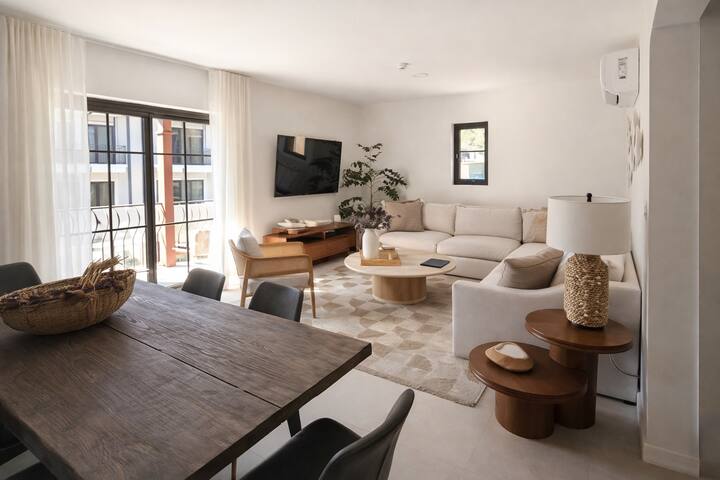 Casa Cata: New La Rambla 2BR, 70 Steps to Beach