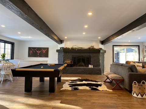 Top performing Airbnb: On the Fifth - Basement Apartment in the Country. in Oro Medonte