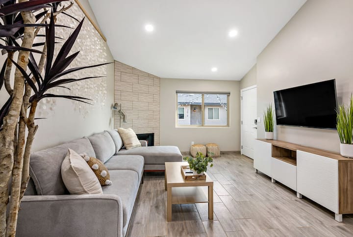 Boho Chic Central 2br/2ba Condo • 2 Kings • U Of A - Tucson, AZ