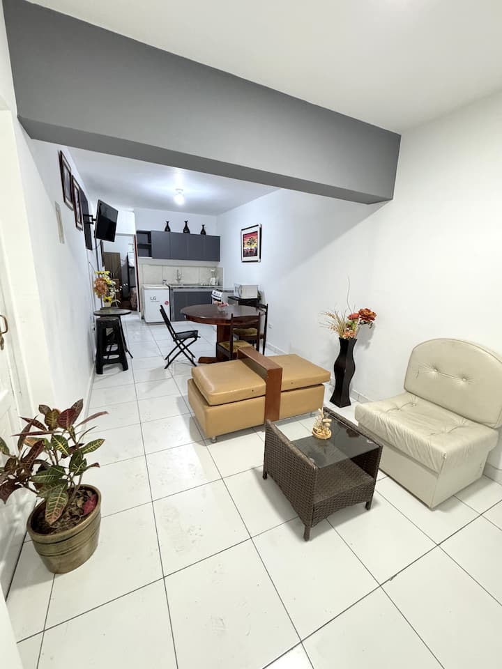 Lindo Minidepa Con Cochera. Primer Piso. Acogedor. - Trujillo, Peru