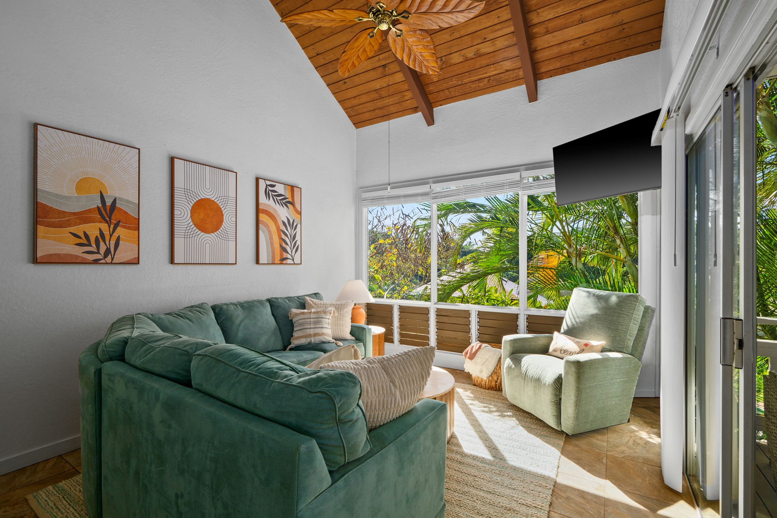 Luxury South Side Retreat - Image 1