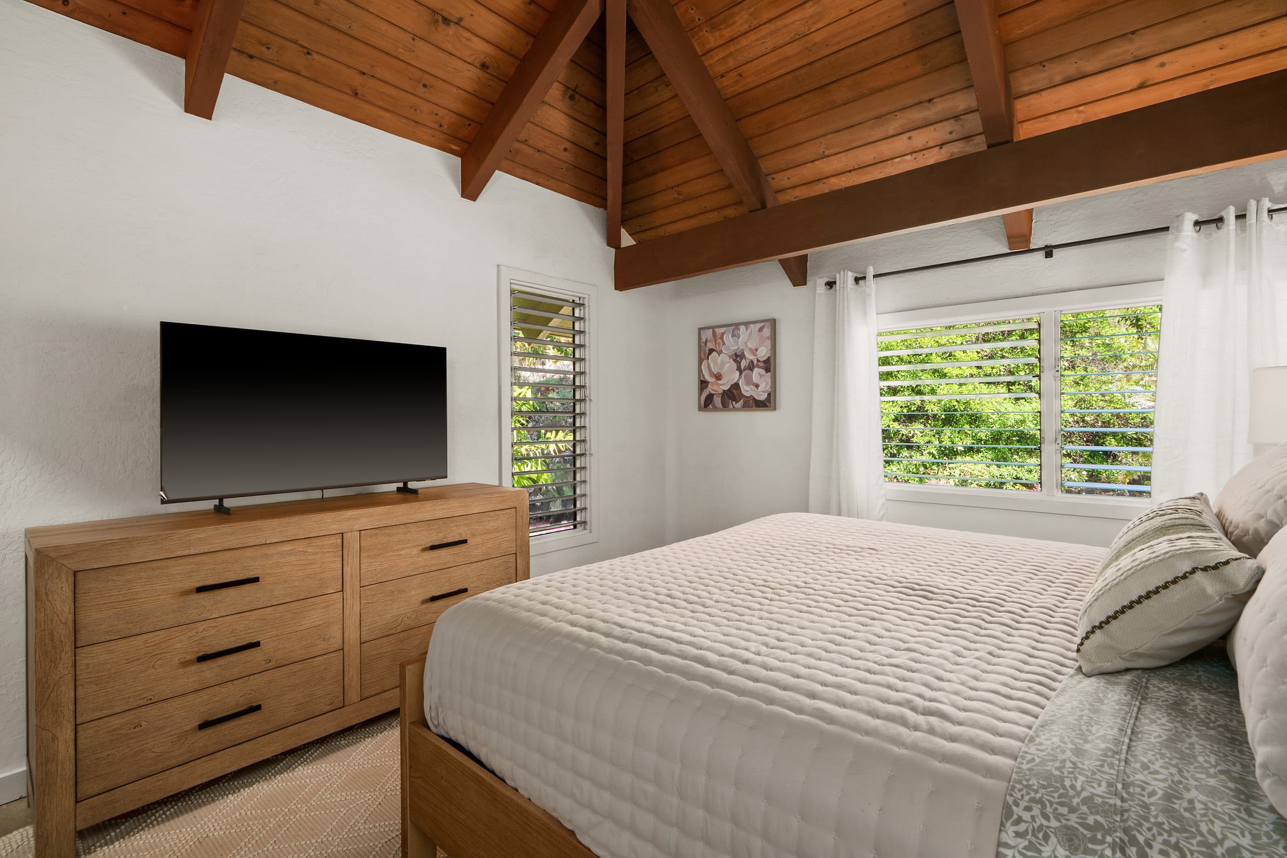 Luxury South Side Retreat - Image 9