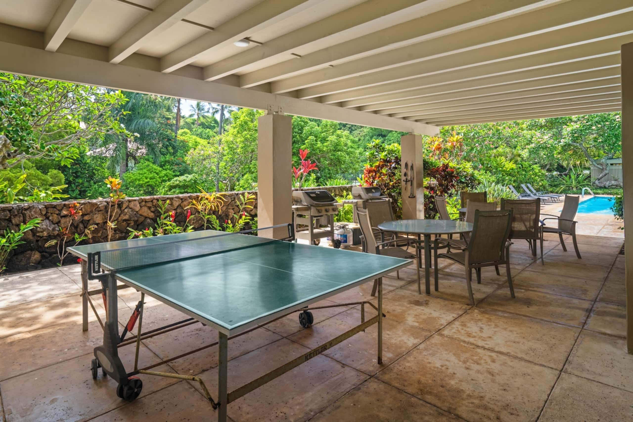 Luxury South Side Retreat - Image 14