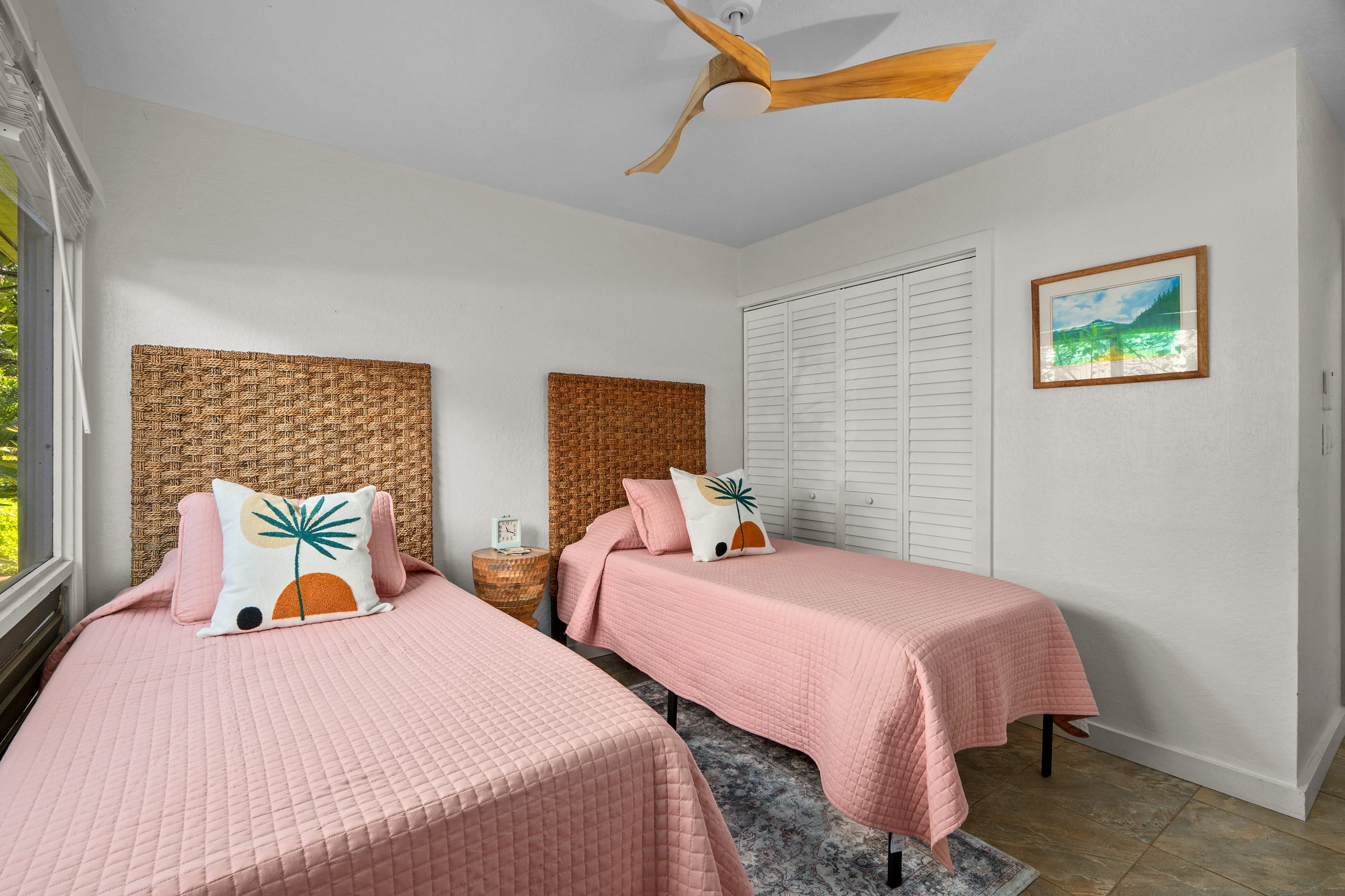 Luxury South Side Retreat - Image 11