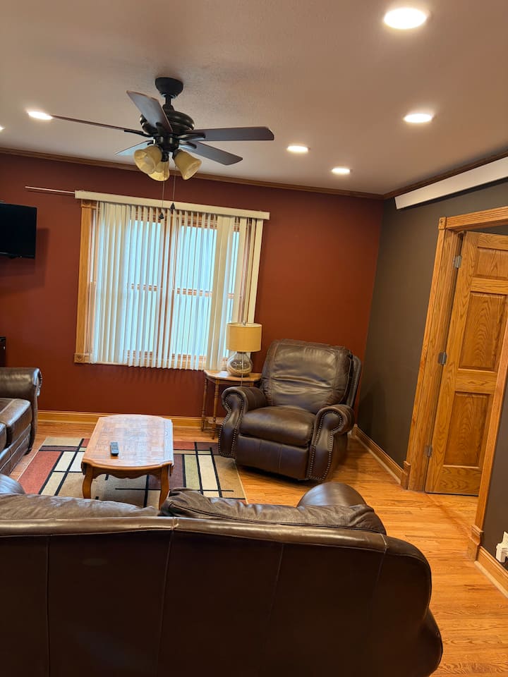 Cozy Black Hills Home On Main Street | Hot Springs - Hot Springs, SD