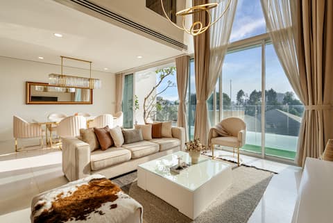 Elegant 3BR · City Views · Pool · Oversized King