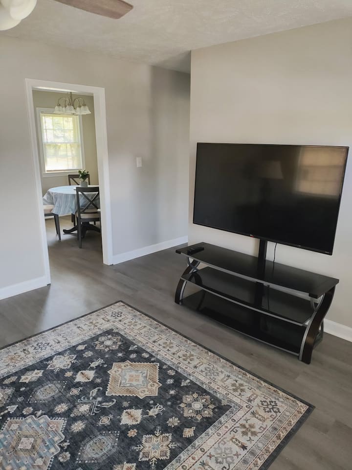 Clean & Updated Home | 10 Min To Fort Liberty - Fayetteville, NC