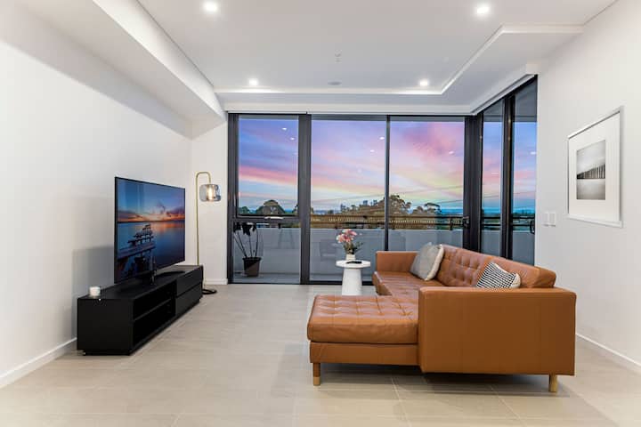Free Parking Modern 2 Bedroom Apt For Family - Parramatta