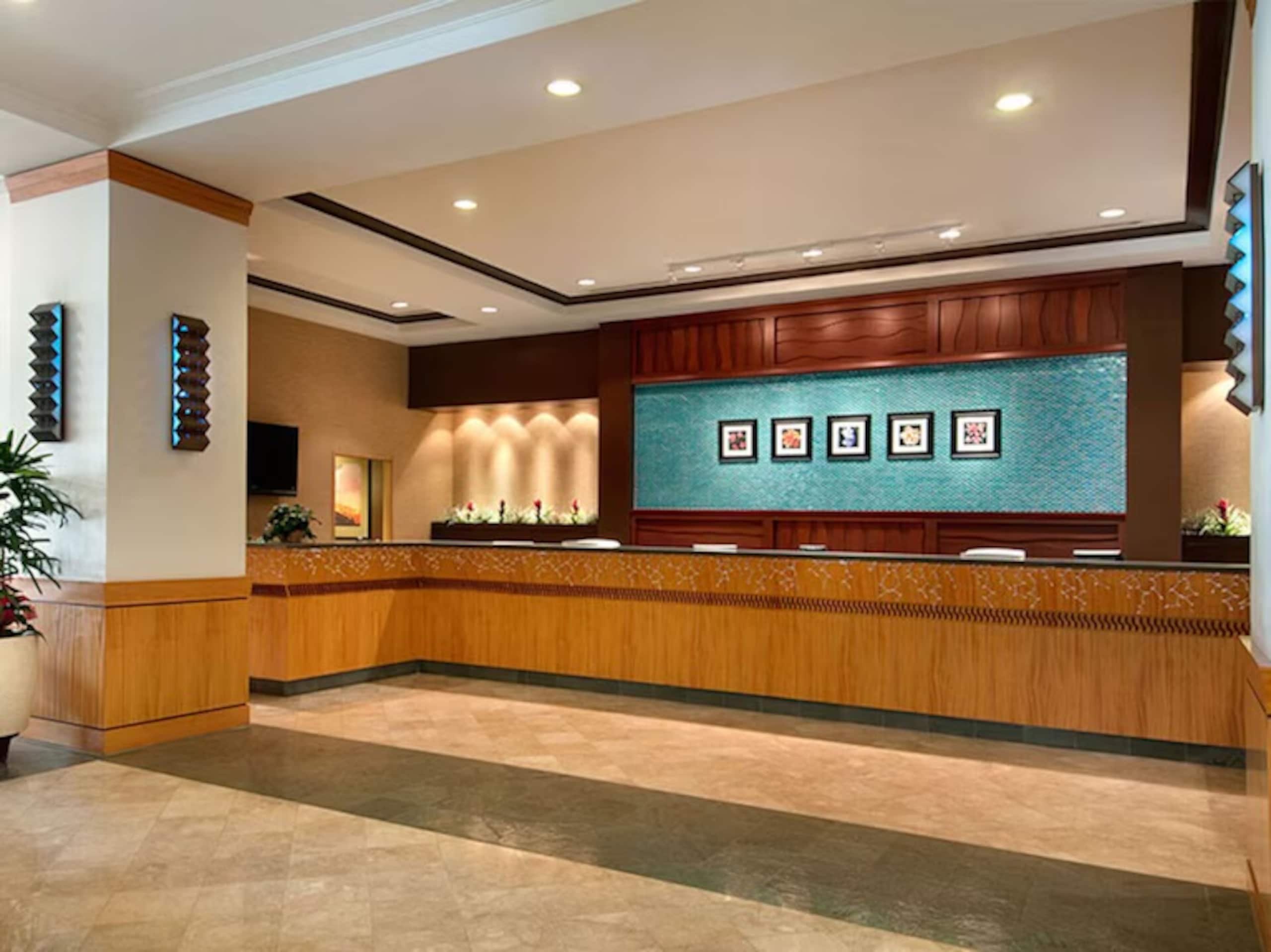 Condo in Honolulu · ★4.81 · Studio · 3 beds · 1 private bath - Image 25