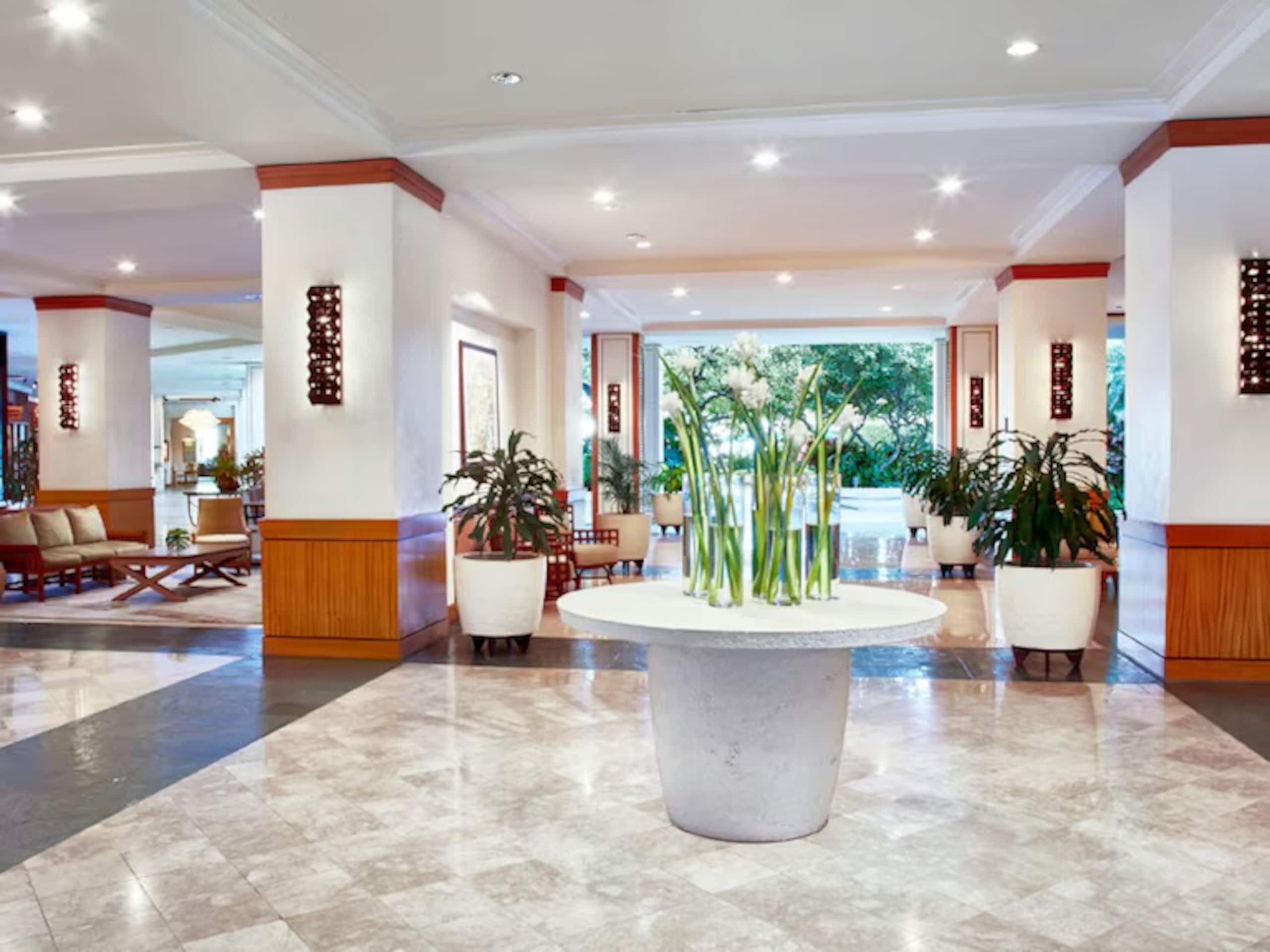 Condo in Honolulu · ★4.81 · Studio · 3 beds · 1 private bath - Image 26