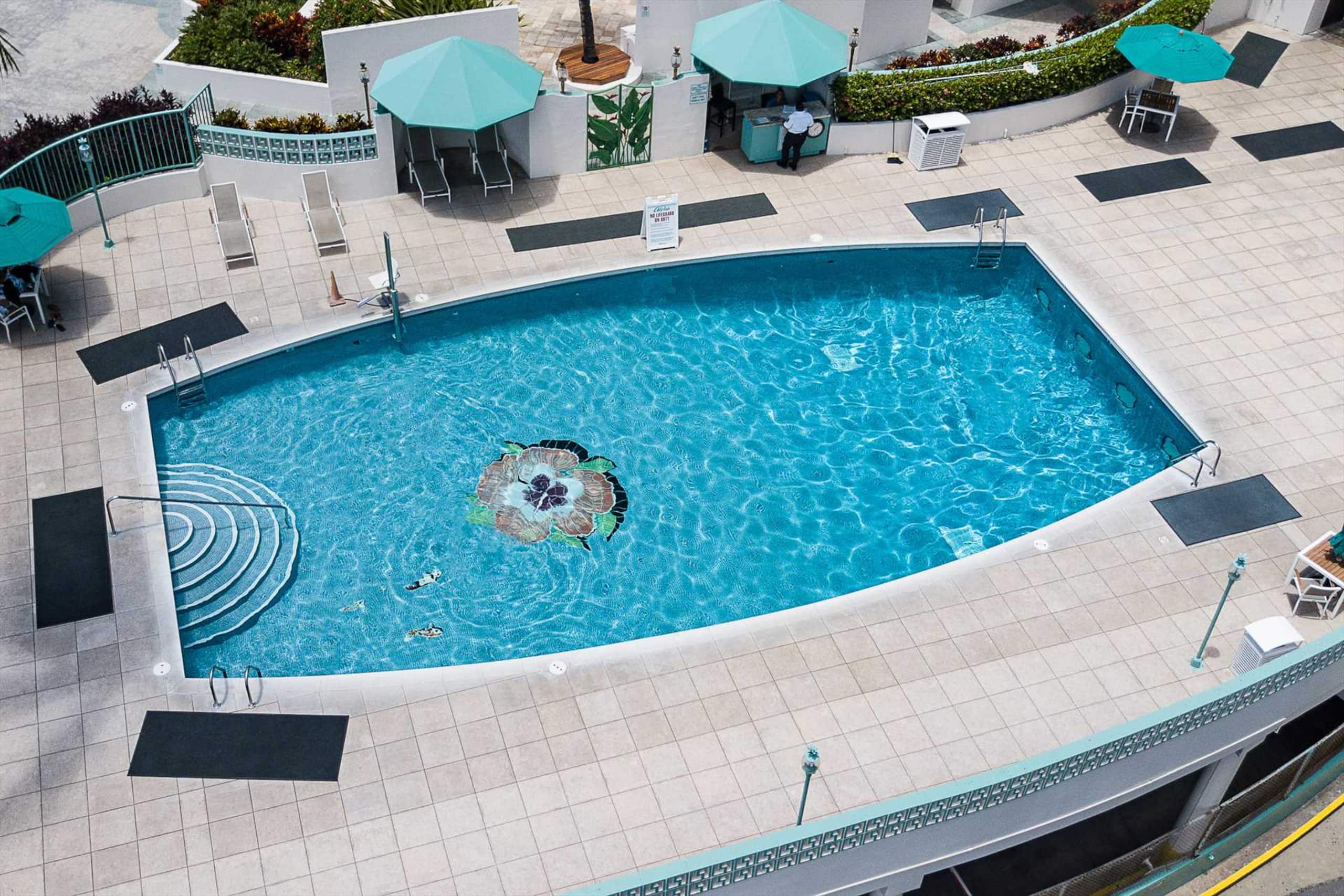Condo in Honolulu · ★4.81 · Studio · 3 beds · 1 private bath - Image 17