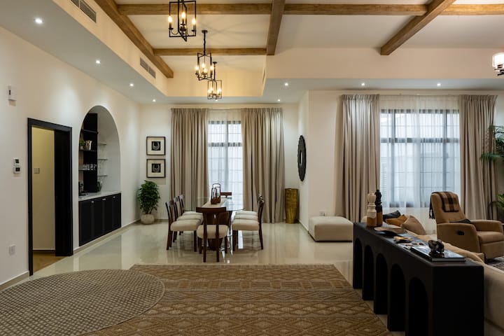Luxury Villa Steps From Burj Al Arab & Wild Wadi - Dubai