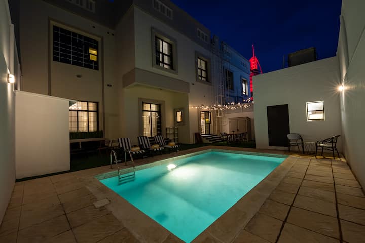 Luxury Villa Steps From Burj Al Arab & Wild Wadi - Dubai