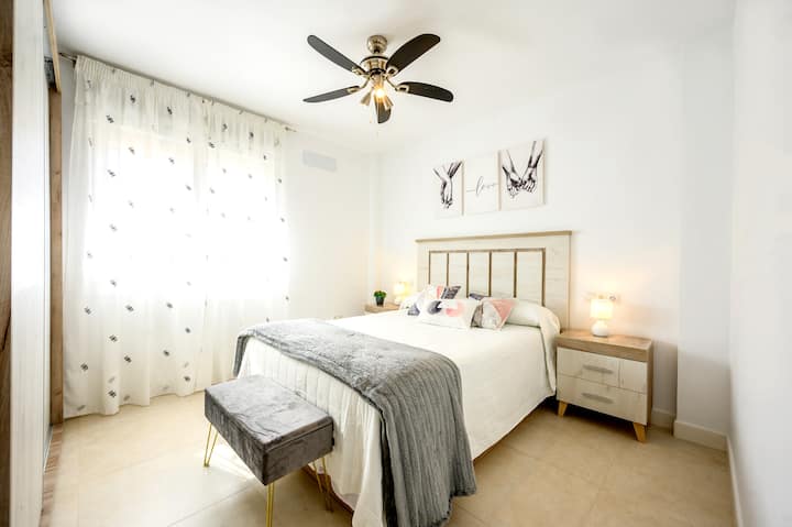 Spacious 3br Apt | Terrace | Near Beach & Center - Torremolinos