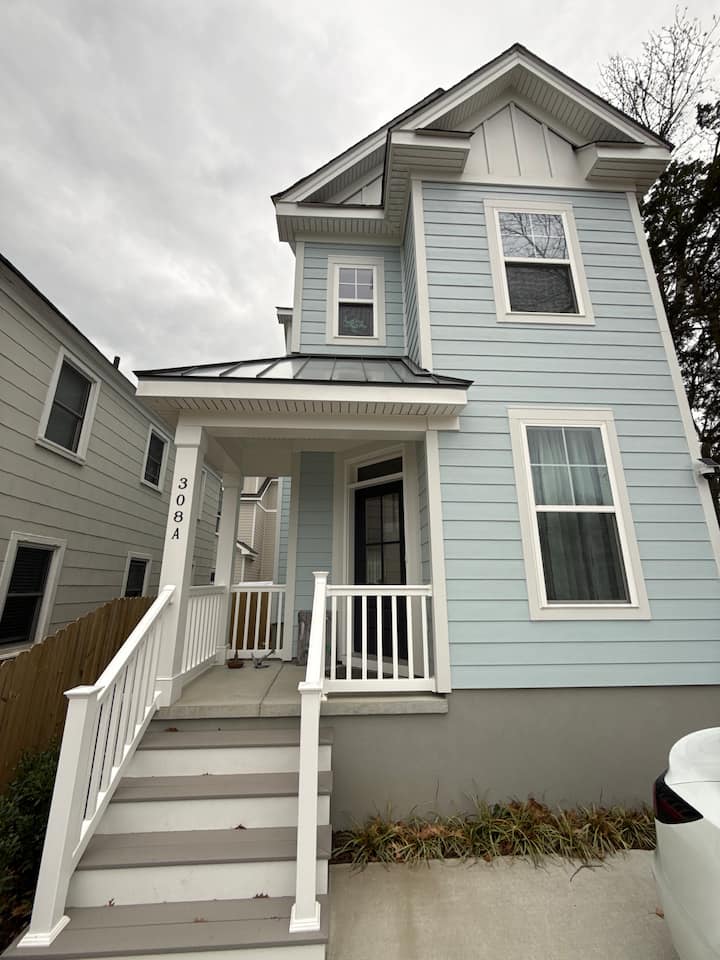 Shared Home: 1-block From Boardwalk Beach - Virginia Beach, VA