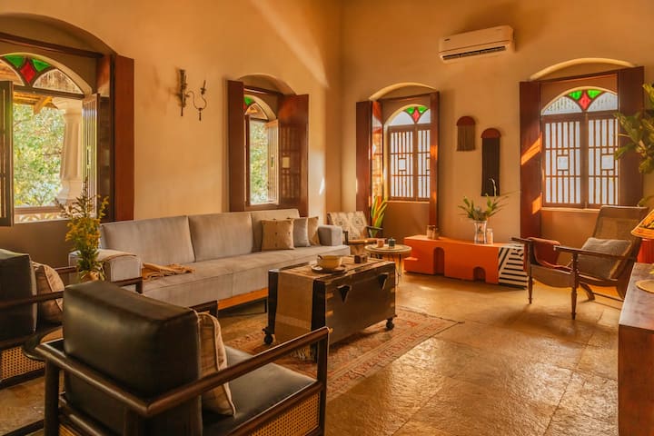 Living room image 10