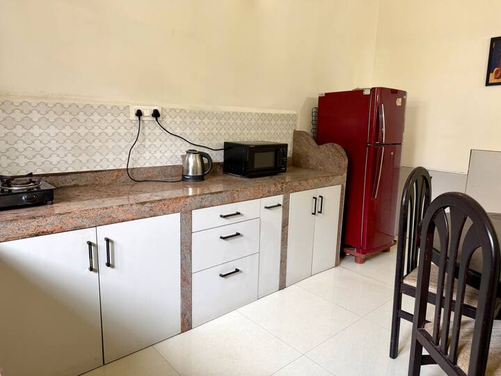 Full kitchen image 1