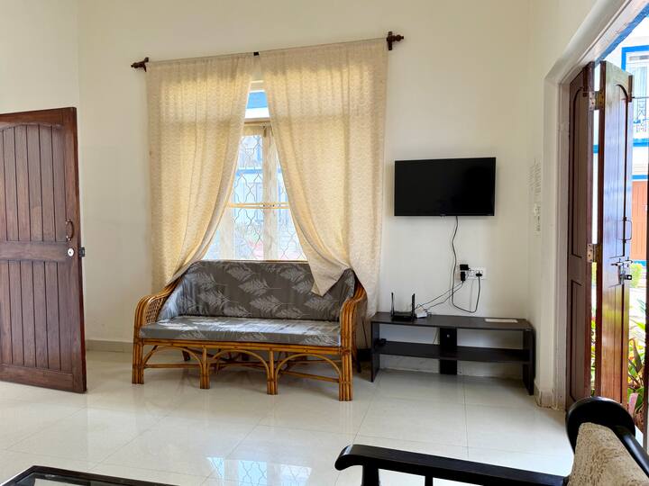 Living room image 3