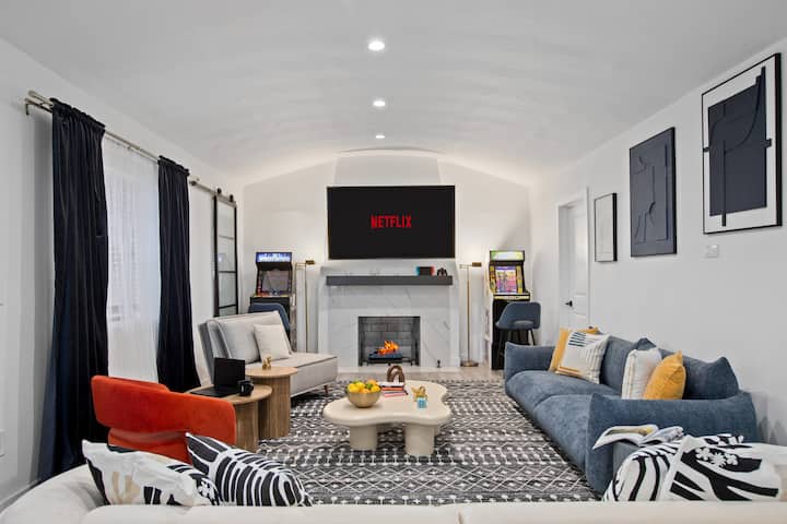 Culver City |Jacuzzi|game Room| Free Parking|grill - Culver City, CA