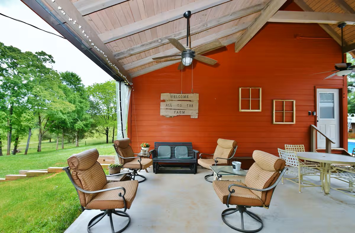 Peaceful Guesthouse on 15 Acres with Pool