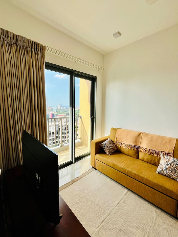 Abeys Sky Residence | Lotus Tower View - Colombo
