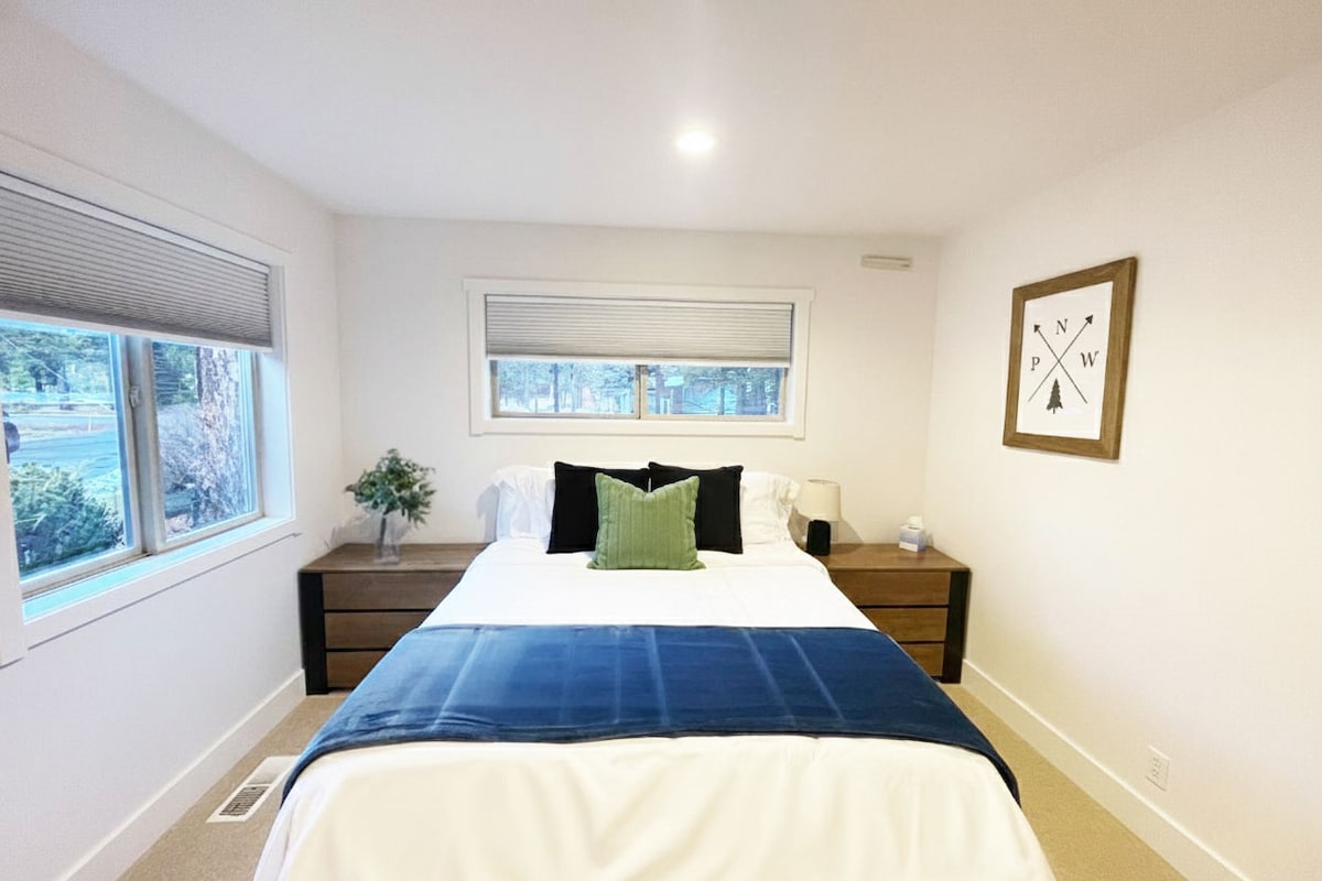 საძინებელი 4: კიდევ ერთი მყუდრო საძინებელი 152×203 სმ‑იანი საწოლით