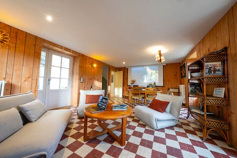 Top performing Airbnb: Oceanfront • Fiber-optic internet for teleworking • Beach access in Saint Coulomb