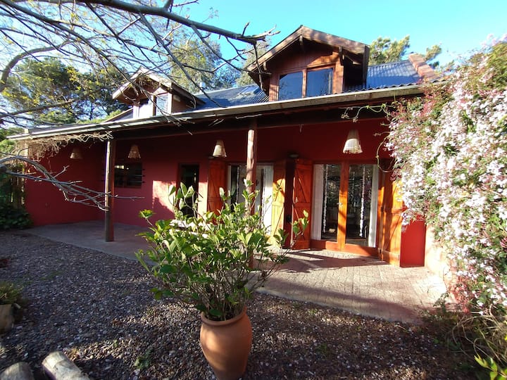 Casa Con Jardín
Para 6 Personas En Miramar - Miramar