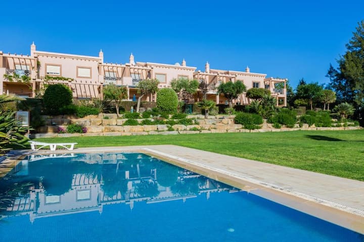 Casa Colina – Spacious Villa W/ Pool Near Beach! - Albufeira