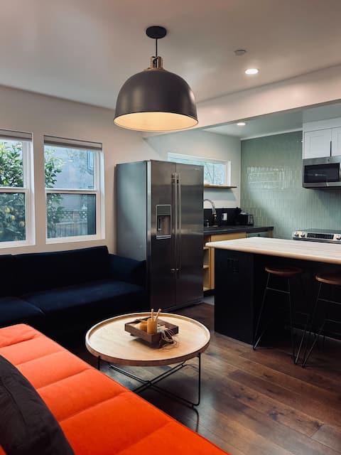 Successful Airbnb property: Charming 1BR Private Retreat 5 Min to Santana Row in West San Carlos / Burbank