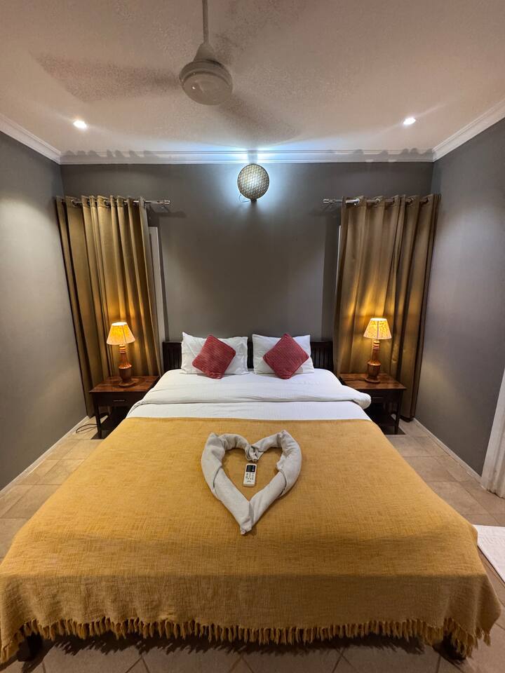 Bedroom 1 image 3