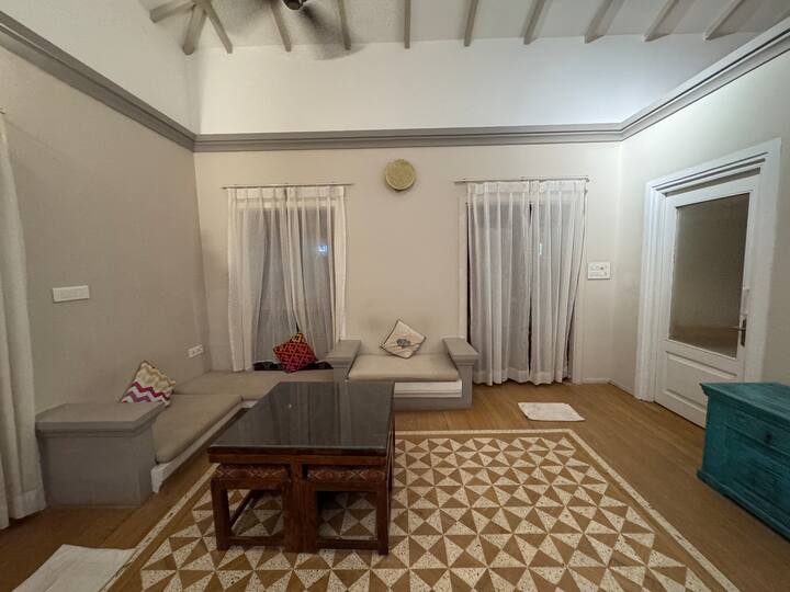 Living room image 2
