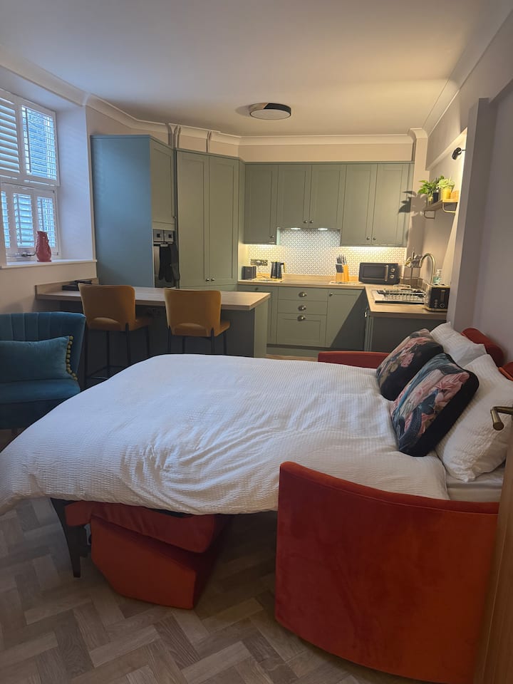 Half Moon Nest - Refurbished Throughout For 2026 - Diss