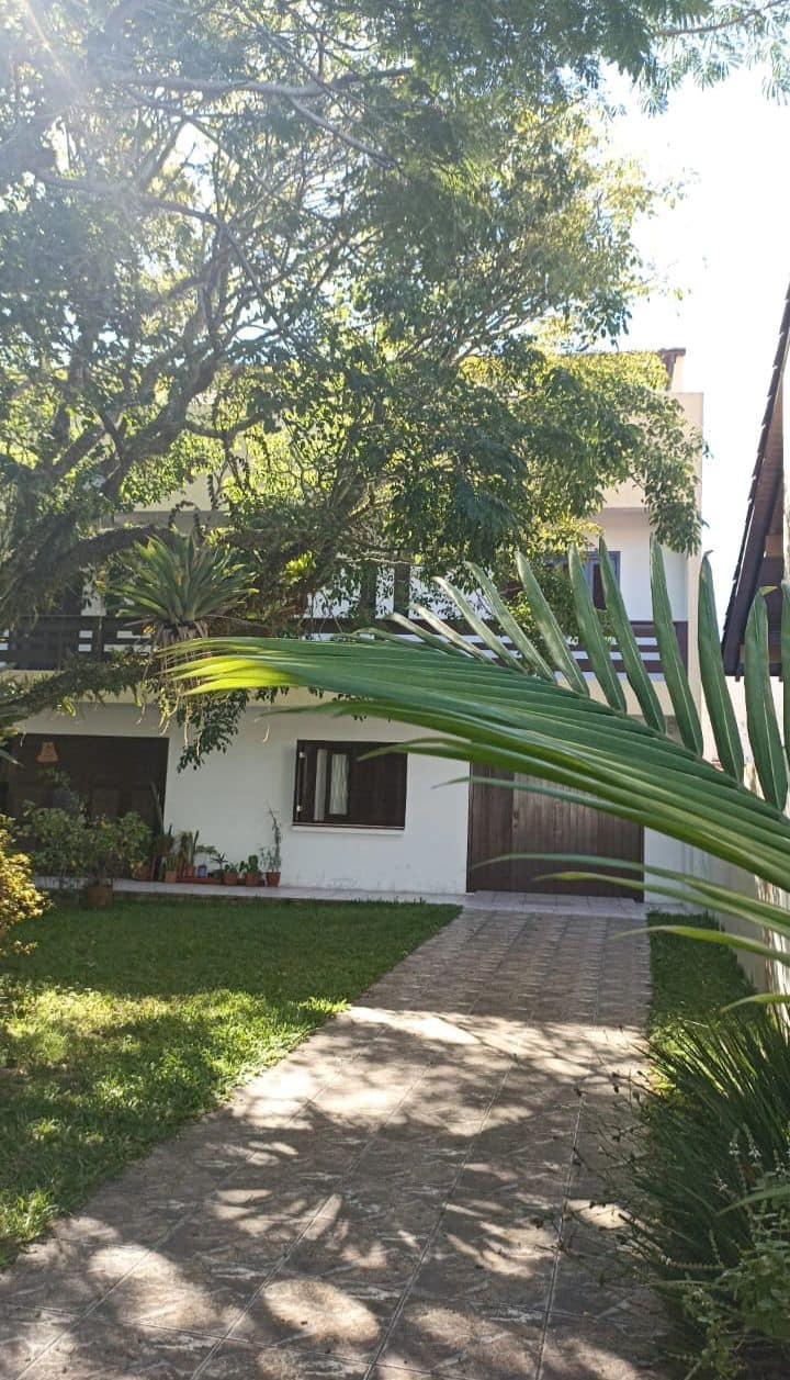 Casa Térrea, Duas Suítes E Pátio No Centro/torres - Torres