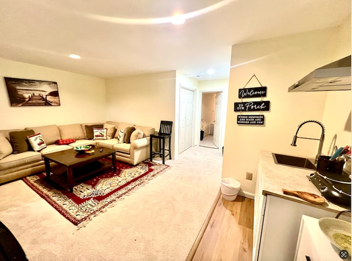 Cozy Private Basement Suite – Springfield Va - Burke, VA