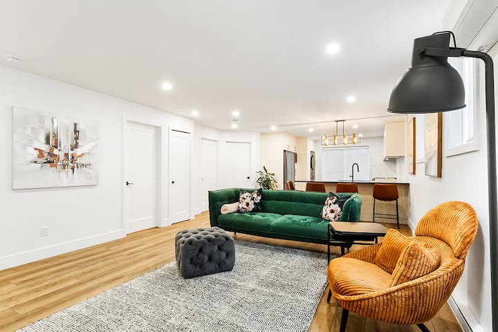 Modern & Stylish 3-bedroom Apartment With Balcony - Laval