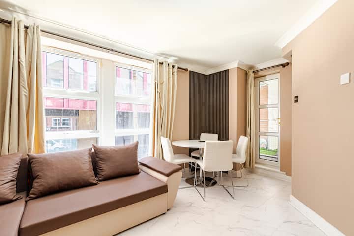 Stylish Central Dublin Apt | Free Private Parking - Dublín
