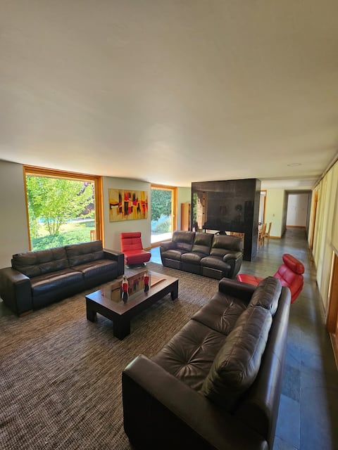 Top Airbnb: Beautiful Mediterranean house in Laguna Aculeo in Maipo