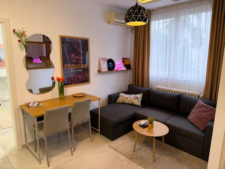 Gigis Apartment In The Heart Of Prishtina - Kosovo