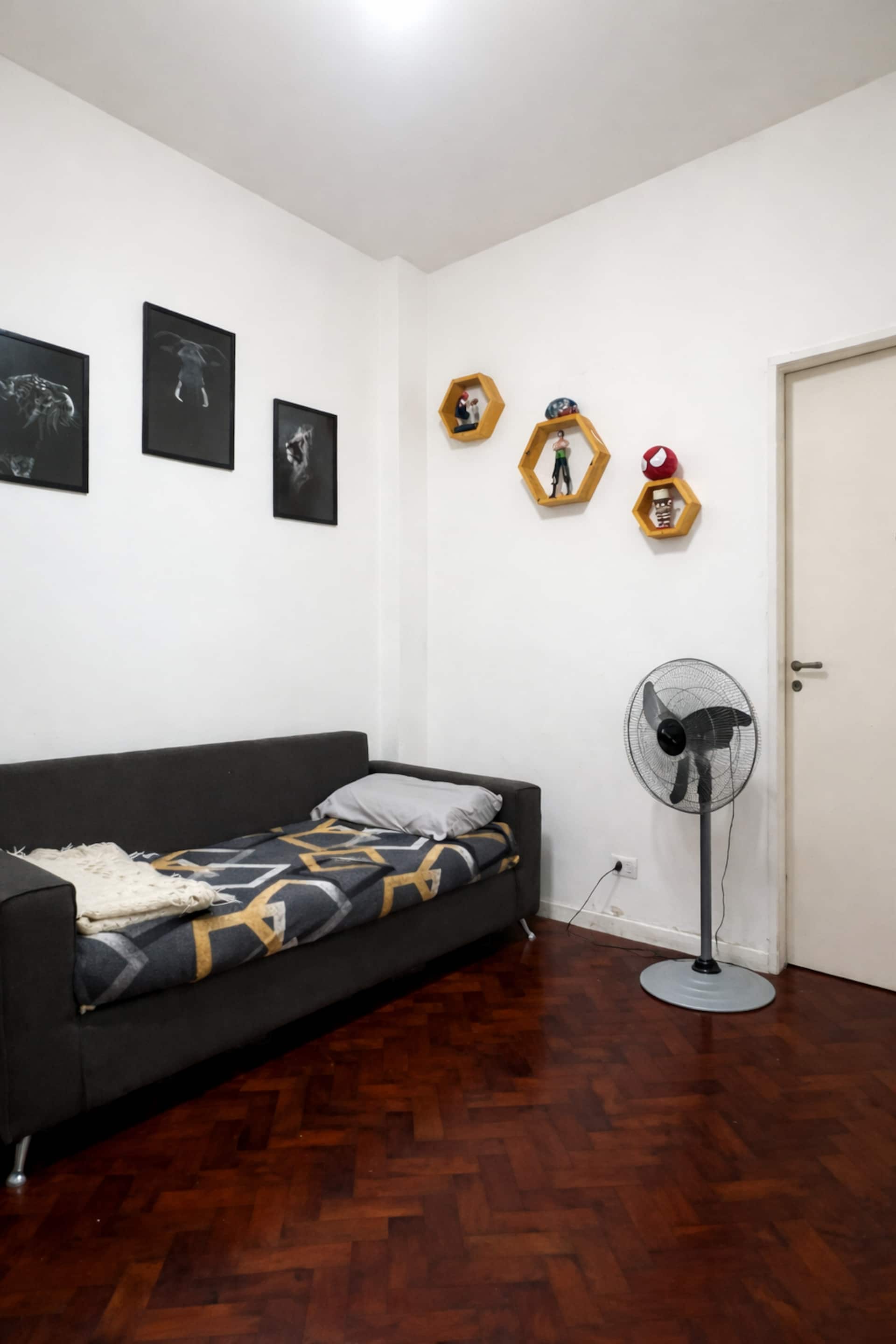 Apartamento de dois ambientes com pátio compartilhado em Caballito
