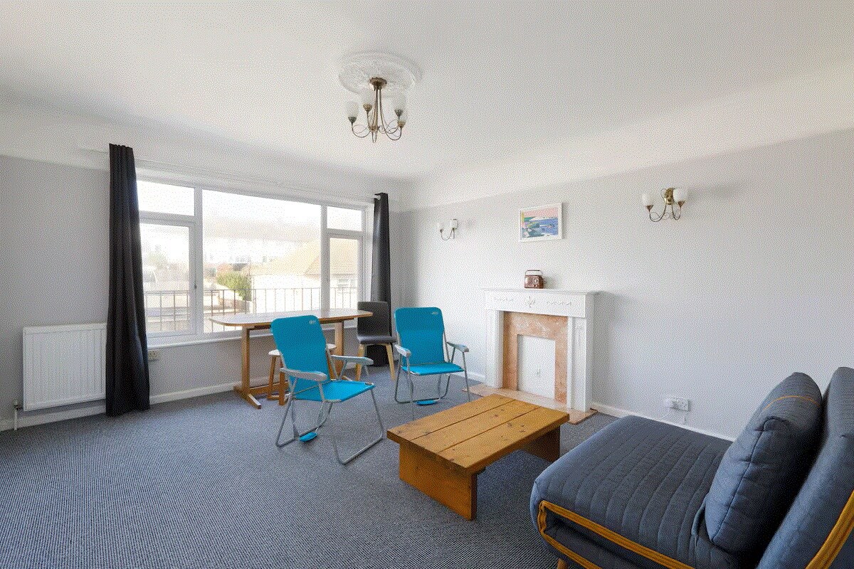 A spacious 2-bed flat in Brighton by the sea! - Condominiums for Rent ...