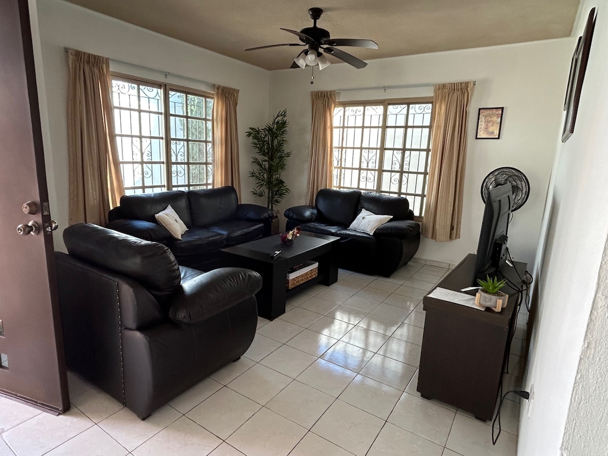 Popular Airbnb listing: Casa 100 Prime location, comfortable and practical in México Norte