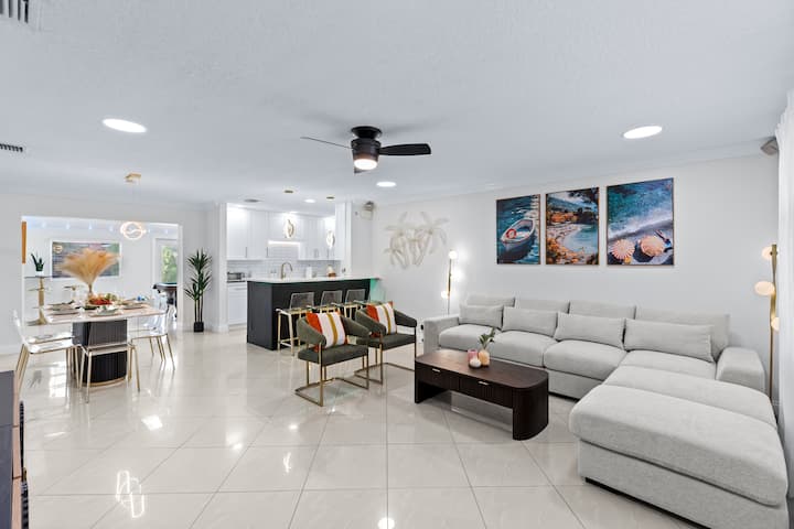 Paradise By The Beach | Heated Pool•tikihut Lounge - Lighthouse Point, FL